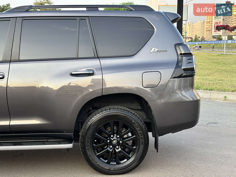 Внедорожник / Кроссовер Toyota Land Cruiser Prado 2022 в Киеве