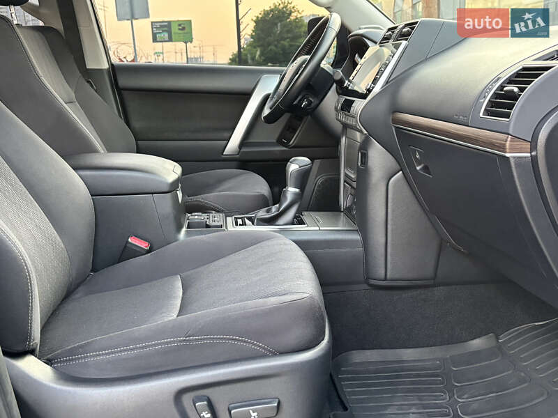Внедорожник / Кроссовер Toyota Land Cruiser Prado 2022 в Киеве