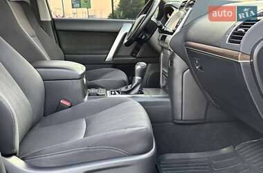 Внедорожник / Кроссовер Toyota Land Cruiser Prado 2022 в 