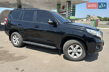 Позашляховик / Кросовер Toyota Land Cruiser Prado 2017 в 