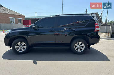 Позашляховик / Кросовер Toyota Land Cruiser Prado 2017 в 