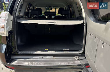 Позашляховик / Кросовер Toyota Land Cruiser Prado 2011 в 