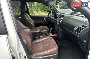 Позашляховик / Кросовер Toyota Land Cruiser Prado 2019 в 