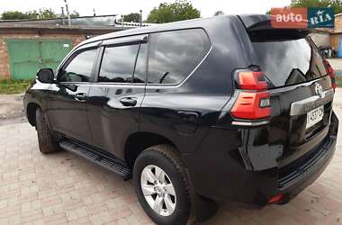 Внедорожник / Кроссовер Toyota Land Cruiser Prado 2017 в 