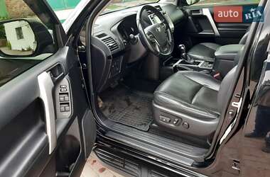 Внедорожник / Кроссовер Toyota Land Cruiser Prado 2017 в 