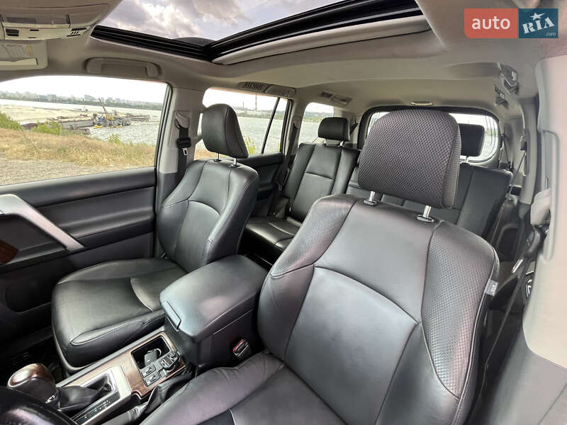 Внедорожник / Кроссовер Toyota Land Cruiser Prado 2010 в Днепре фото 6 Внедорожник / Кроссовер Toyota Land Cruiser Prado 2010 в Днепре