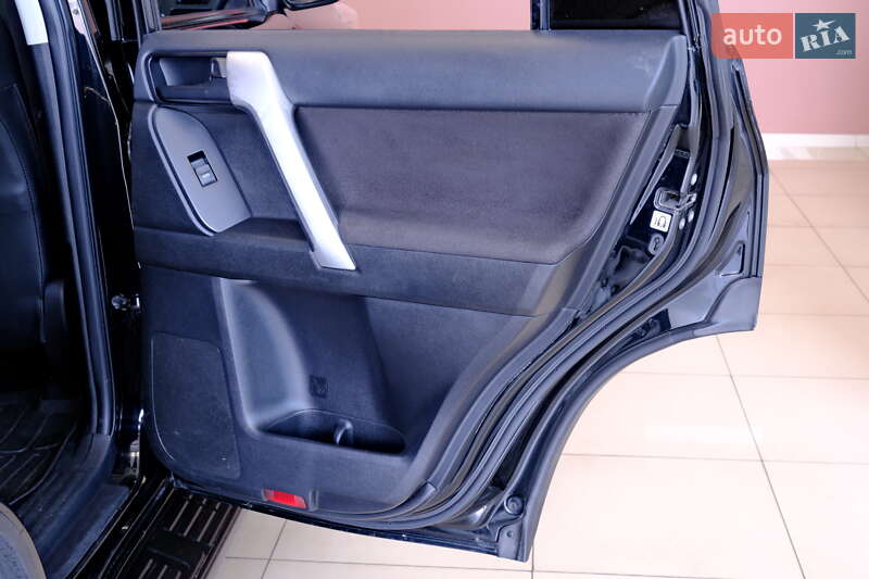 Внедорожник / Кроссовер Toyota Land Cruiser Prado 2017 в Одессе фото 49 Внедорожник / Кроссовер Toyota Land Cruiser Prado 2017 в Одессе