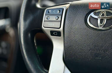 Внедорожник / Кроссовер Toyota Land Cruiser Prado 2010 в 
