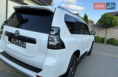 Внедорожник / Кроссовер Toyota Land Cruiser Prado 2020 в 