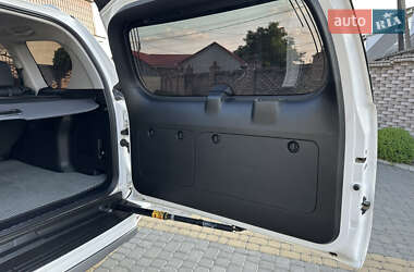 Внедорожник / Кроссовер Toyota Land Cruiser Prado 2020 в 