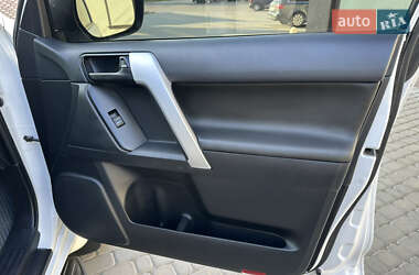 Внедорожник / Кроссовер Toyota Land Cruiser Prado 2020 в 