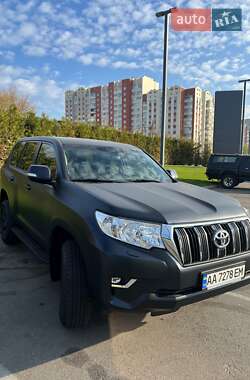 Внедорожник / Кроссовер Toyota Land Cruiser Prado 2019 в 