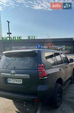 Внедорожник / Кроссовер Toyota Land Cruiser Prado 2019 в 
