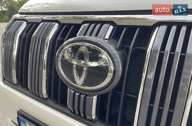 Внедорожник / Кроссовер Toyota Land Cruiser Prado 2020 в 