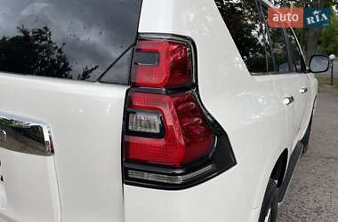 Внедорожник / Кроссовер Toyota Land Cruiser Prado 2020 в 