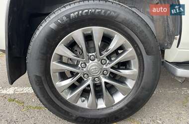 Внедорожник / Кроссовер Toyota Land Cruiser Prado 2020 в 