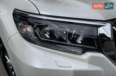 Внедорожник / Кроссовер Toyota Land Cruiser Prado 2020 в 