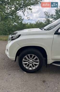 Внедорожник / Кроссовер Toyota Land Cruiser Prado 2013 в 