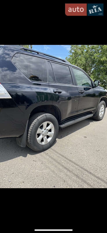 Позашляховик / Кросовер Toyota Land Cruiser Prado 2013 в Кривому Розі