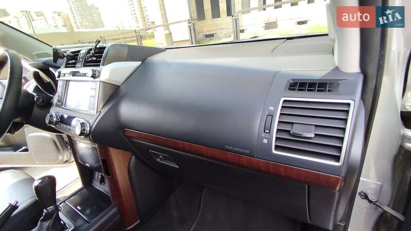 Внедорожник / Кроссовер Toyota Land Cruiser Prado 2017 в Киеве