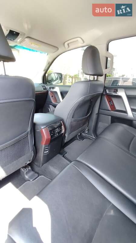 Внедорожник / Кроссовер Toyota Land Cruiser Prado 2017 в Киеве