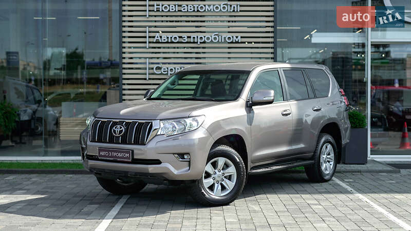 Внедорожник / Кроссовер Toyota Land Cruiser Prado 2022 в 