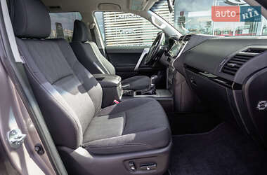 Внедорожник / Кроссовер Toyota Land Cruiser Prado 2022 в 