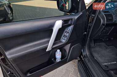 Внедорожник / Кроссовер Toyota Land Cruiser Prado 2017 в 