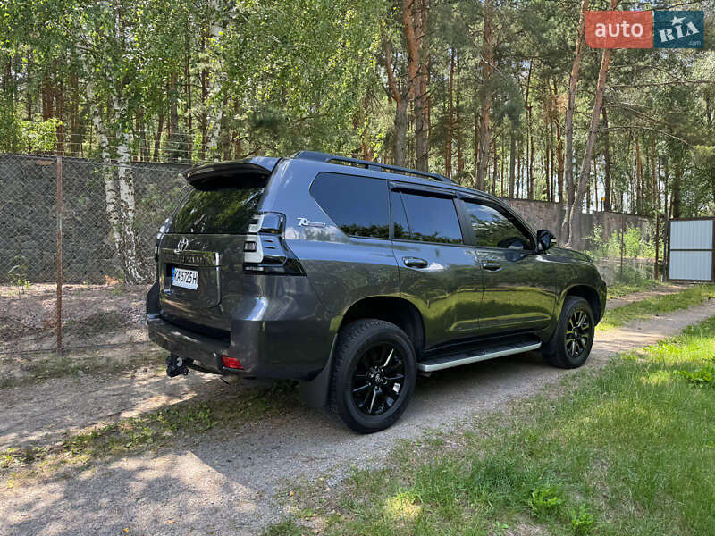 Позашляховик / Кросовер Toyota Land Cruiser Prado 2022 в Києві