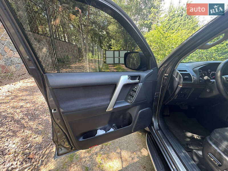 Позашляховик / Кросовер Toyota Land Cruiser Prado 2022 в Києві