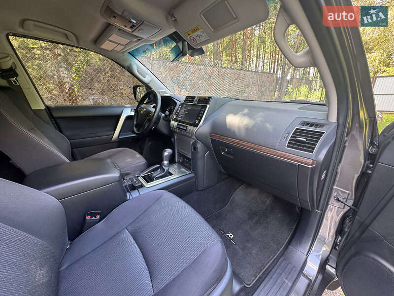 Позашляховик / Кросовер Toyota Land Cruiser Prado 2022 в Києві