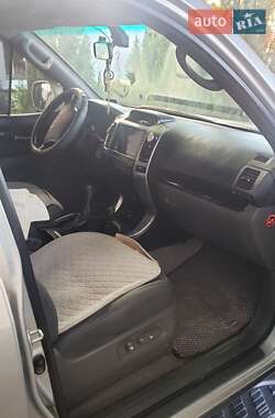 Позашляховик / Кросовер Toyota Land Cruiser Prado 2006 в  фото 3 Позашляховик / Кросовер Toyota Land Cruiser Prado 2006 в
