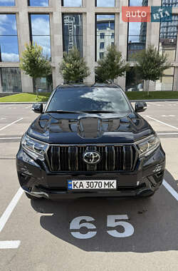 Позашляховик / Кросовер Toyota Land Cruiser Prado 2020 в 