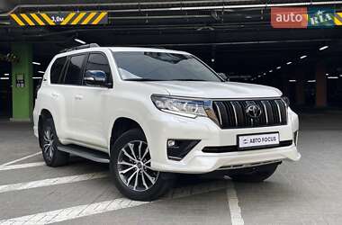 Позашляховик / Кросовер Toyota Land Cruiser Prado 2021 в Києві