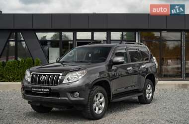 Позашляховик / Кросовер Toyota Land Cruiser Prado 2011 в Чернівцях