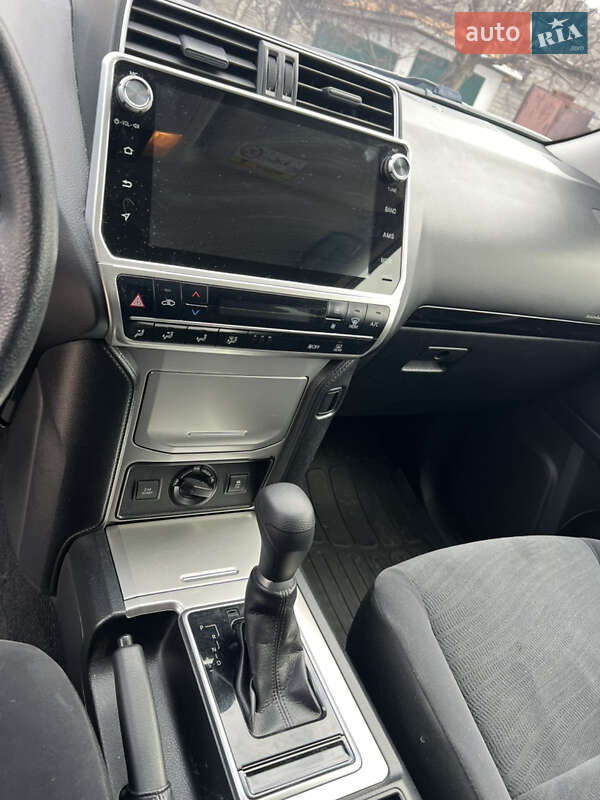 Внедорожник / Кроссовер Toyota Land Cruiser Prado 2019 в Днепре фото 10 Внедорожник / Кроссовер Toyota Land Cruiser Prado 2019 в Днепре
