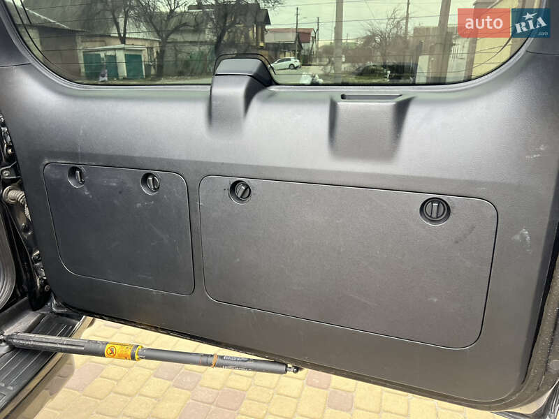 Внедорожник / Кроссовер Toyota Land Cruiser Prado 2019 в Днепре фото 20 Внедорожник / Кроссовер Toyota Land Cruiser Prado 2019 в Днепре