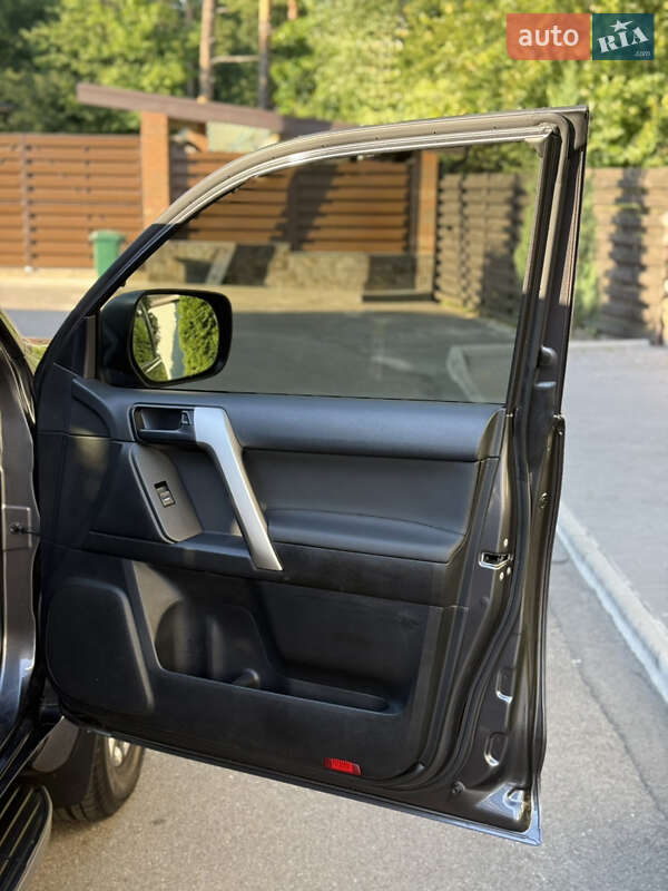 Внедорожник / Кроссовер Toyota Land Cruiser Prado 2019 в Киеве