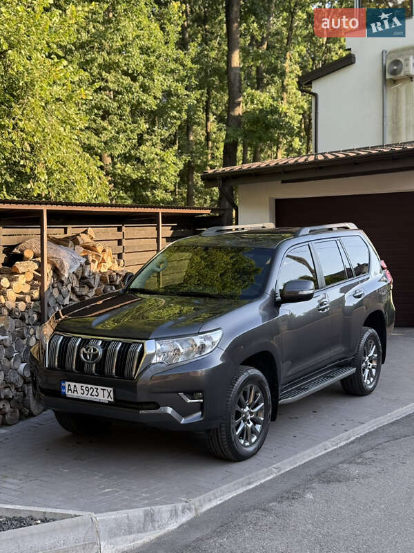 Внедорожник / Кроссовер Toyota Land Cruiser Prado 2019 в Киеве
