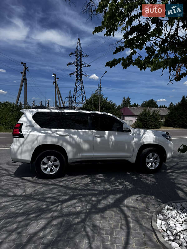Внедорожник / Кроссовер Toyota Land Cruiser Prado 2022 в Тернополе