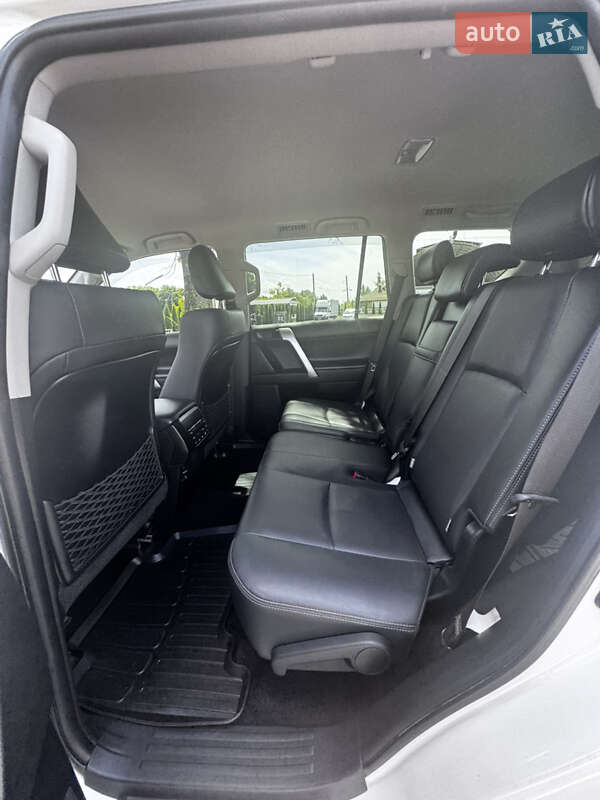 Внедорожник / Кроссовер Toyota Land Cruiser Prado 2022 в Тернополе