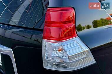 Позашляховик / Кросовер Toyota Land Cruiser Prado 2013 в 