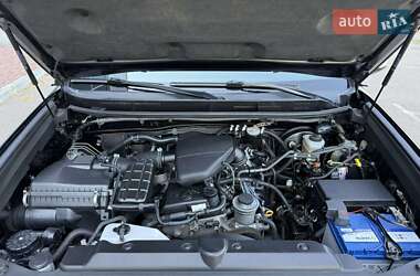 Позашляховик / Кросовер Toyota Land Cruiser Prado 2013 в 