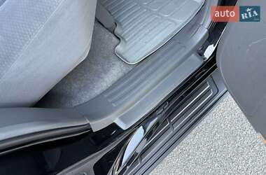 Позашляховик / Кросовер Toyota Land Cruiser Prado 2013 в 