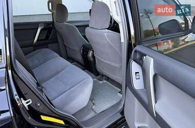 Позашляховик / Кросовер Toyota Land Cruiser Prado 2013 в 