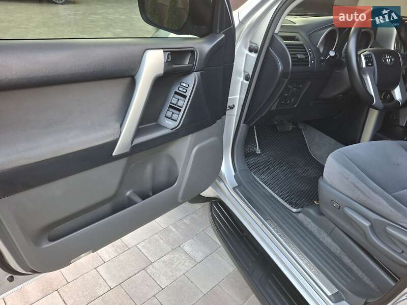 Внедорожник / Кроссовер Toyota Land Cruiser Prado 2013 в Ивано-Франковске