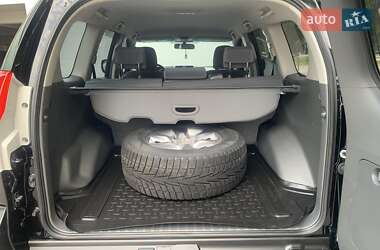 Позашляховик / Кросовер Toyota Land Cruiser Prado 2013 в 