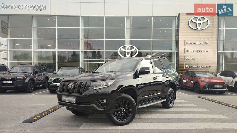 Toyota Land Cruiser Prado 2023