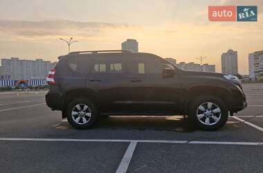 Позашляховик / Кросовер Toyota Land Cruiser Prado 2014 в 