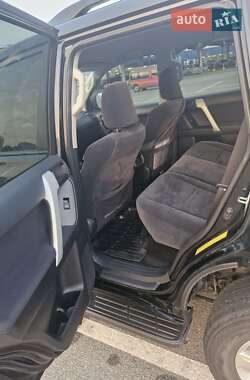 Позашляховик / Кросовер Toyota Land Cruiser Prado 2014 в 